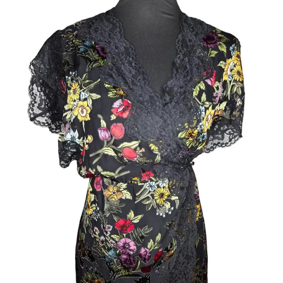 Alice & Olivia Adele Wrap Floral Lace Midi Dress - Picture 3 of 9